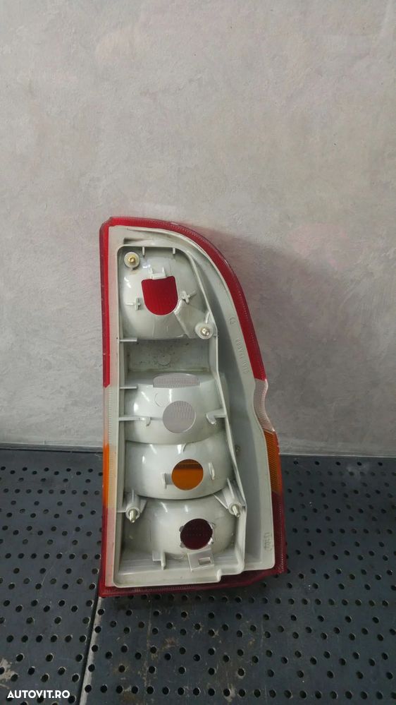 Stop tripla lampa dreapta ford escort combi 91ag13a603 91ag13a603 - 2