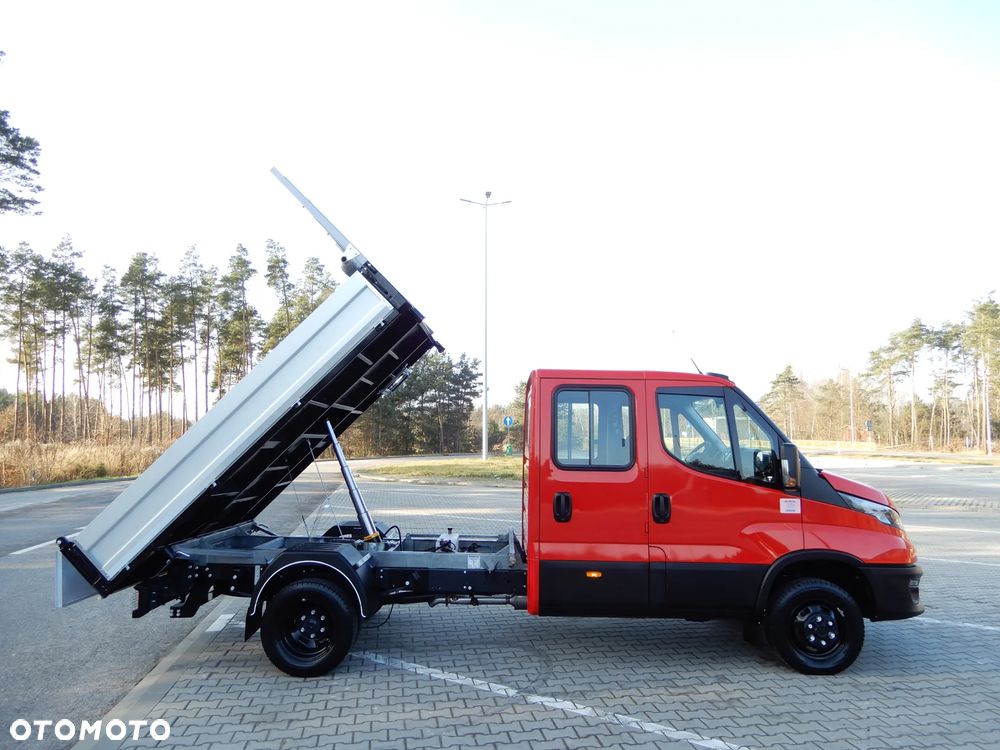 Iveco DAILY 35C16 Brygadowy Dubel Doka + Wywrotka Renomowanej Firmy RomCar Wywrot Kiper x 3 Skrzynia 3004 mm Blokada Mostu Rozstaw Osi 3750 mm HAK 3500 Stan 6-Cio Osobowy + 755 Kg Ładowność Auta Jak NOWY POLECAM - 3