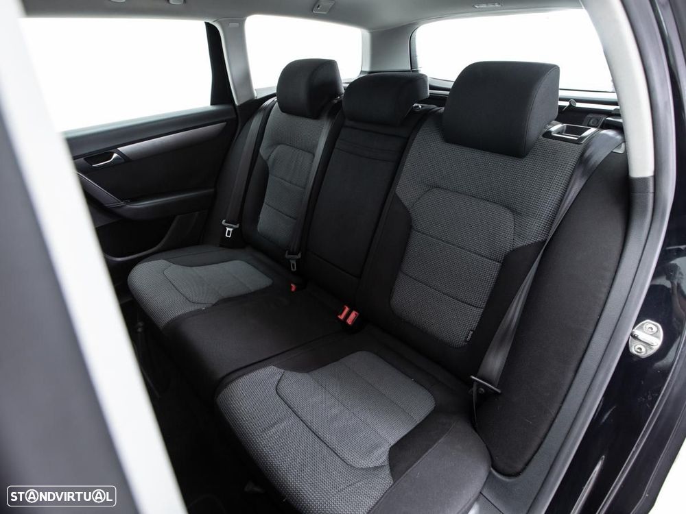 VW Passat Variant - 10