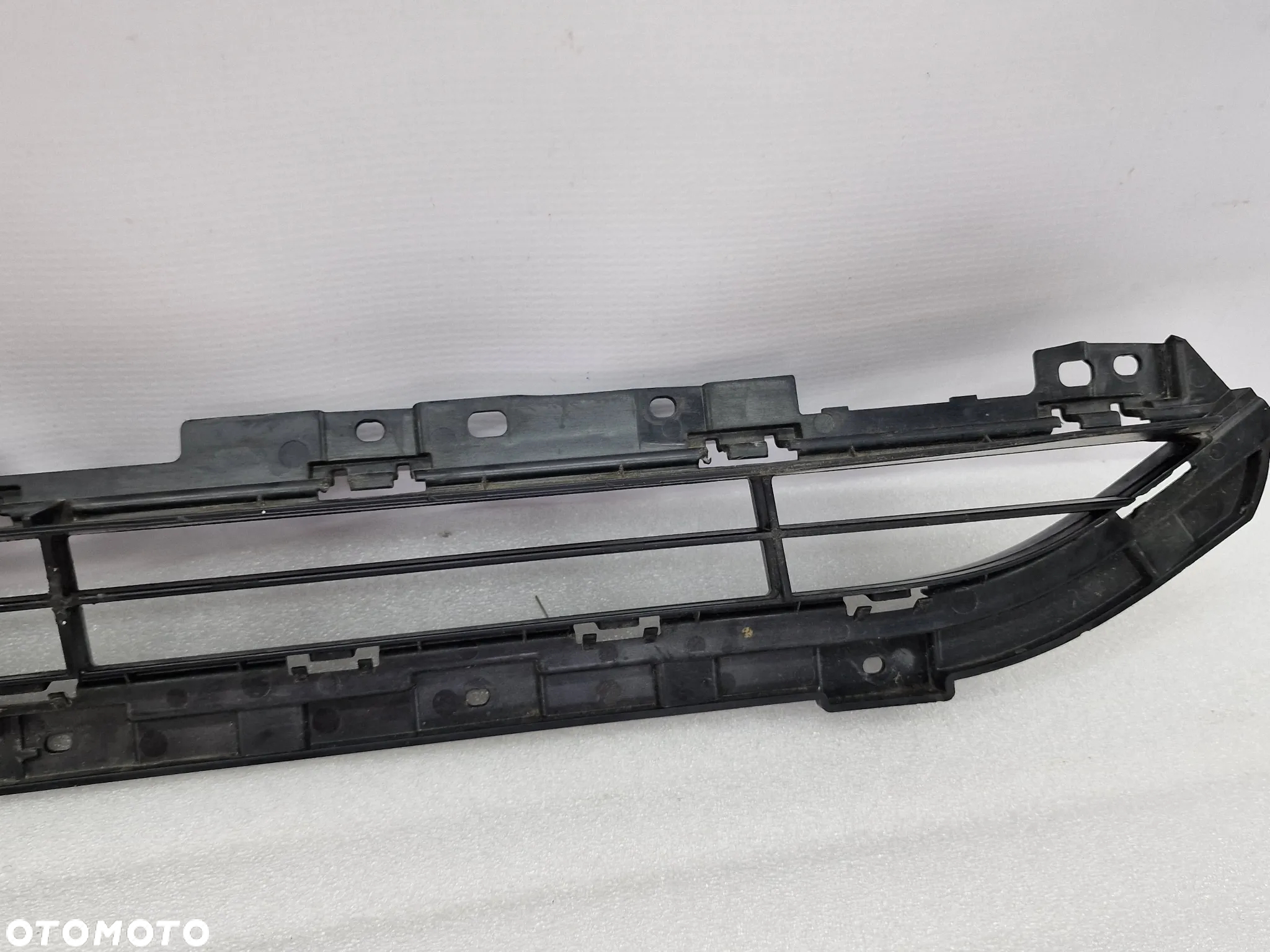 AUDI Q3 LIFT 8U0 S-LINE 14- DOLNA KRATKA ŚRODKOWA ZDERZAKA PRZEDNIEGO PRZÓD , NR 8U0807683C , NR AUKCJI KR30 - 10