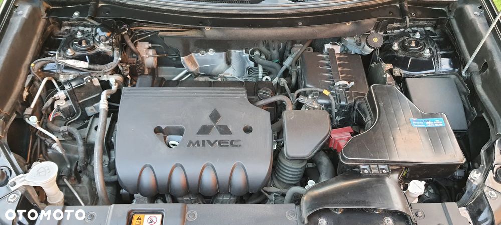 Mitsubishi Outlander - 10