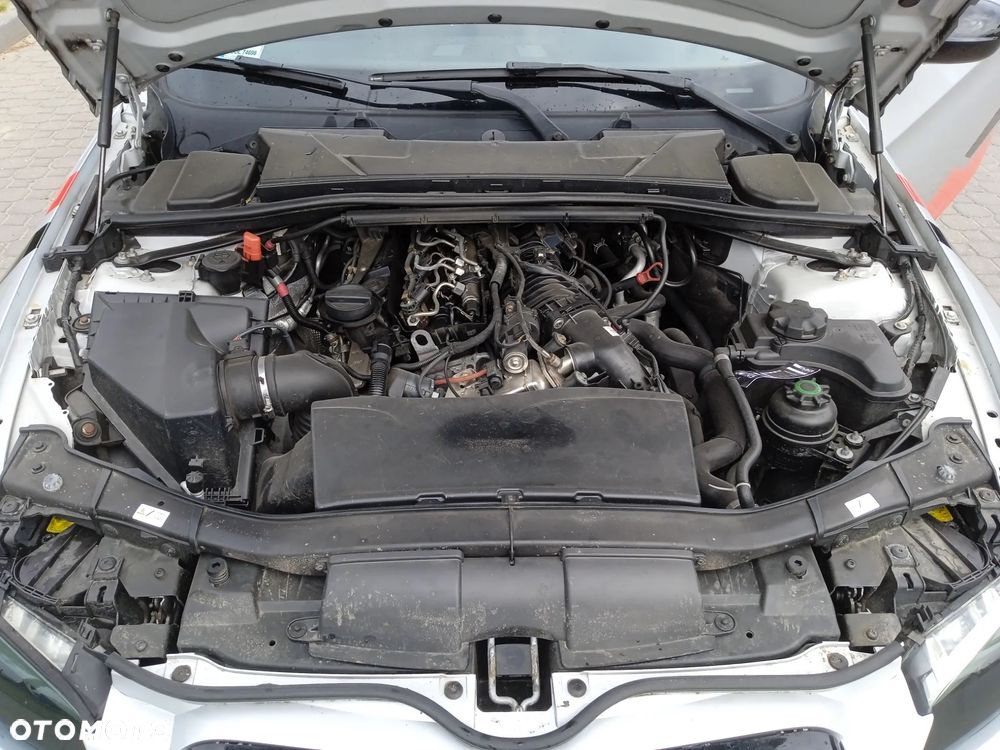 BMW Seria 3 320d DPF Edition Exclusive - 29