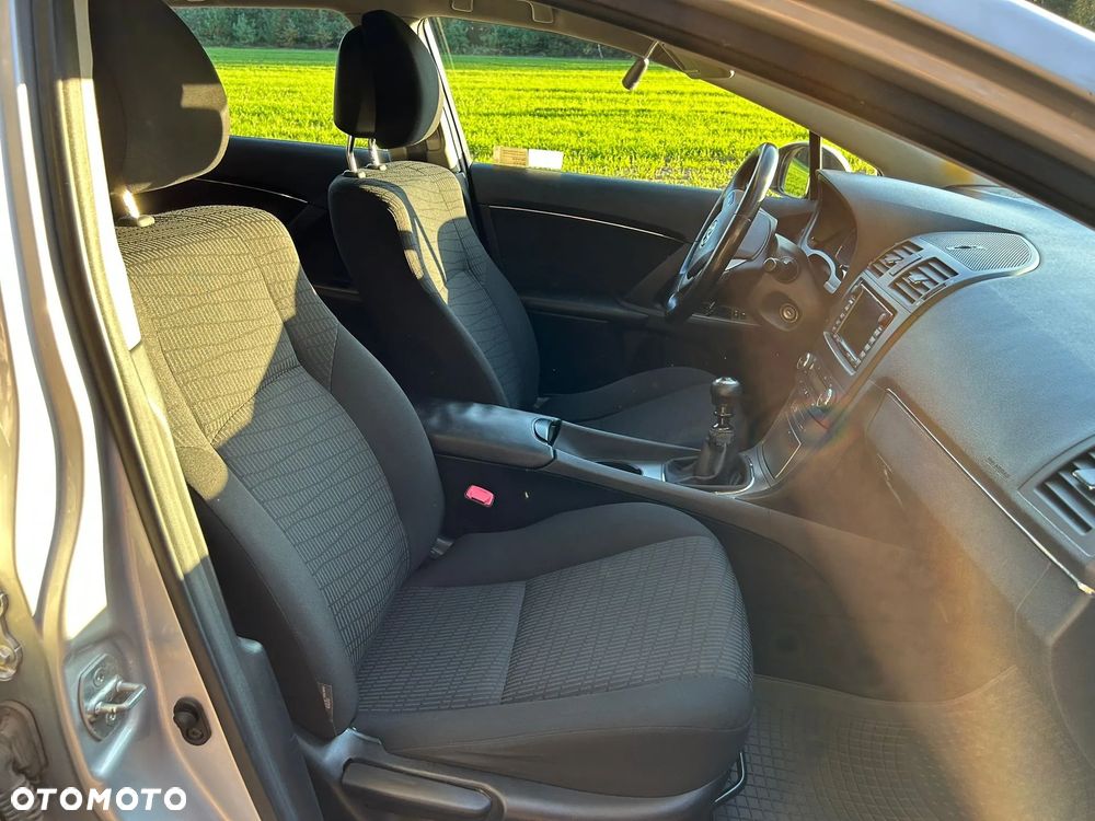 Toyota Avensis 1.8 Sol - 10