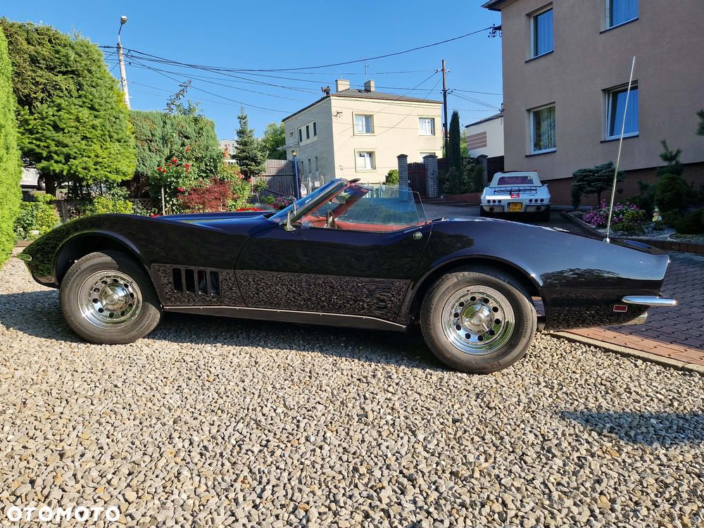 Chevrolet Corvette - 6