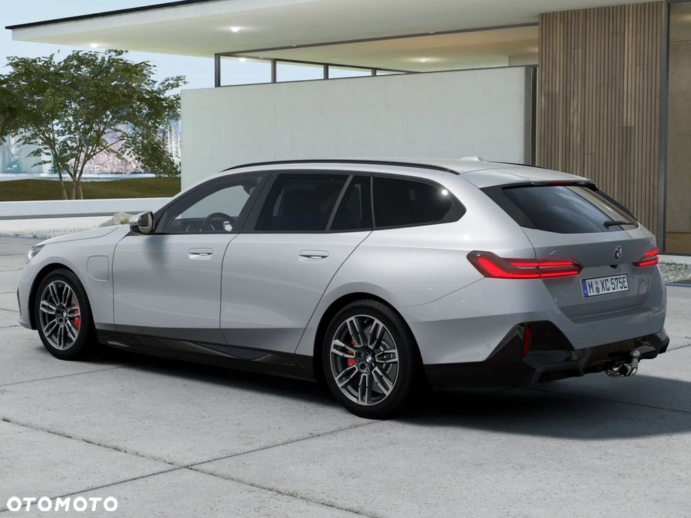 BMW Seria 5 550e xDrive PHEV M Sport - 3