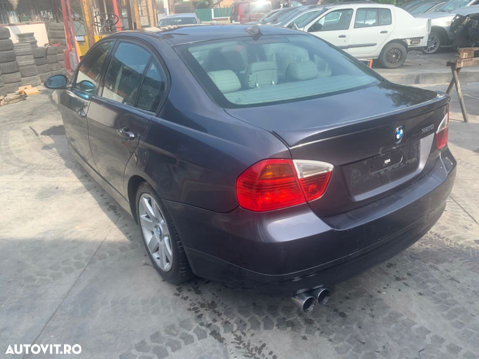 Dezmembram BMW e90 320d/318d - 1