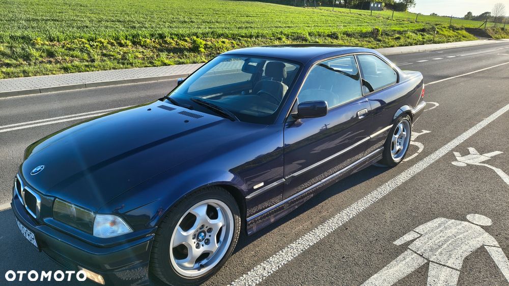 BMW Seria 3 323i - 9