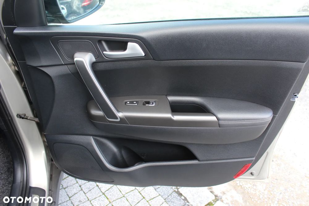 Kia Sportage 1.7 CRDI 2WD ISG Dream-Team Edition - 19