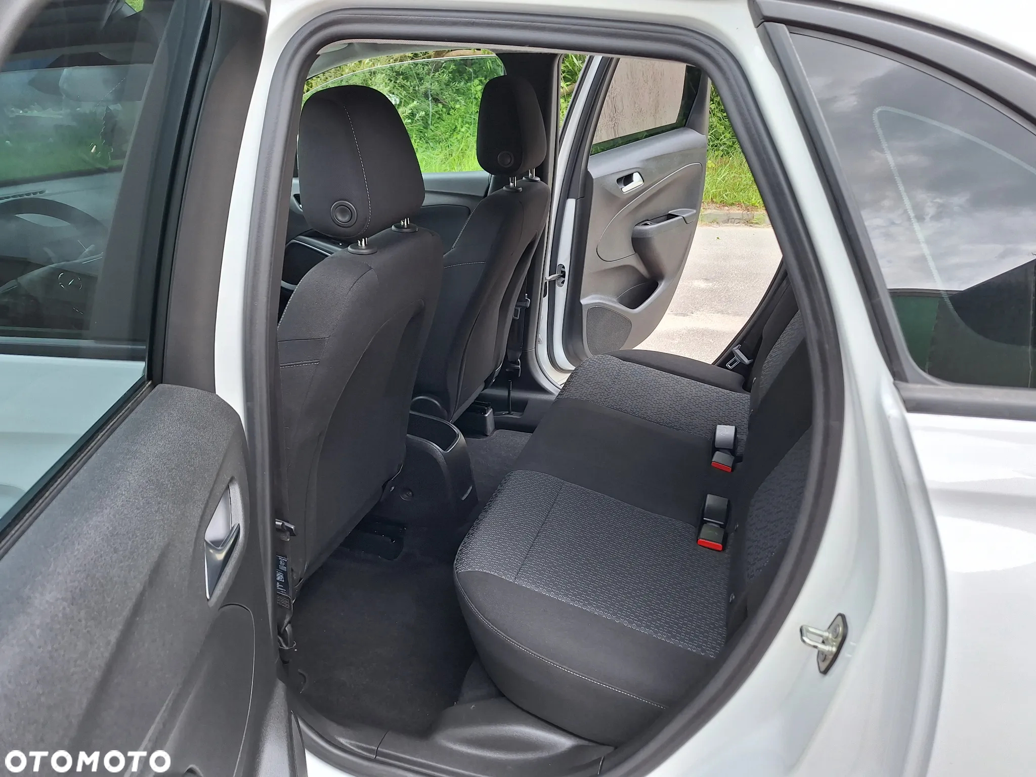 Opel Crossland X - 13