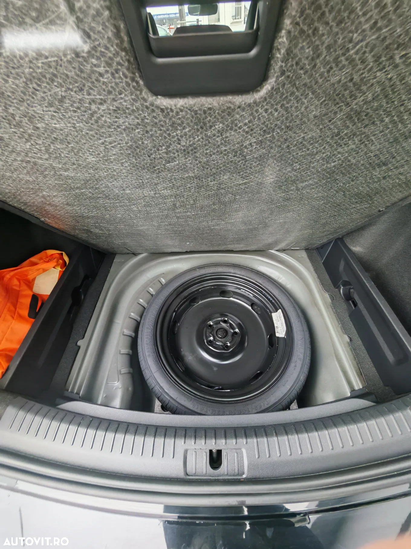 Seat Leon Sportstourer 2.0 TDI DSG Style - 20