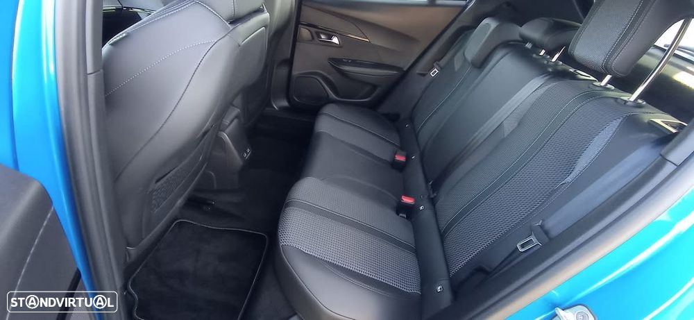 Peugeot e-2008 50 kWh GT Line - 6