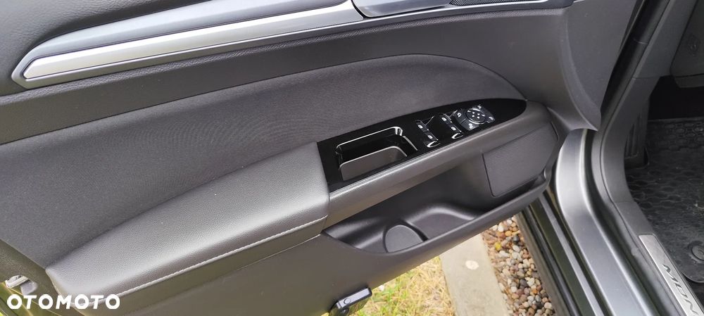 Ford Mondeo 2.0 TDCi Titanium PowerShift - 26