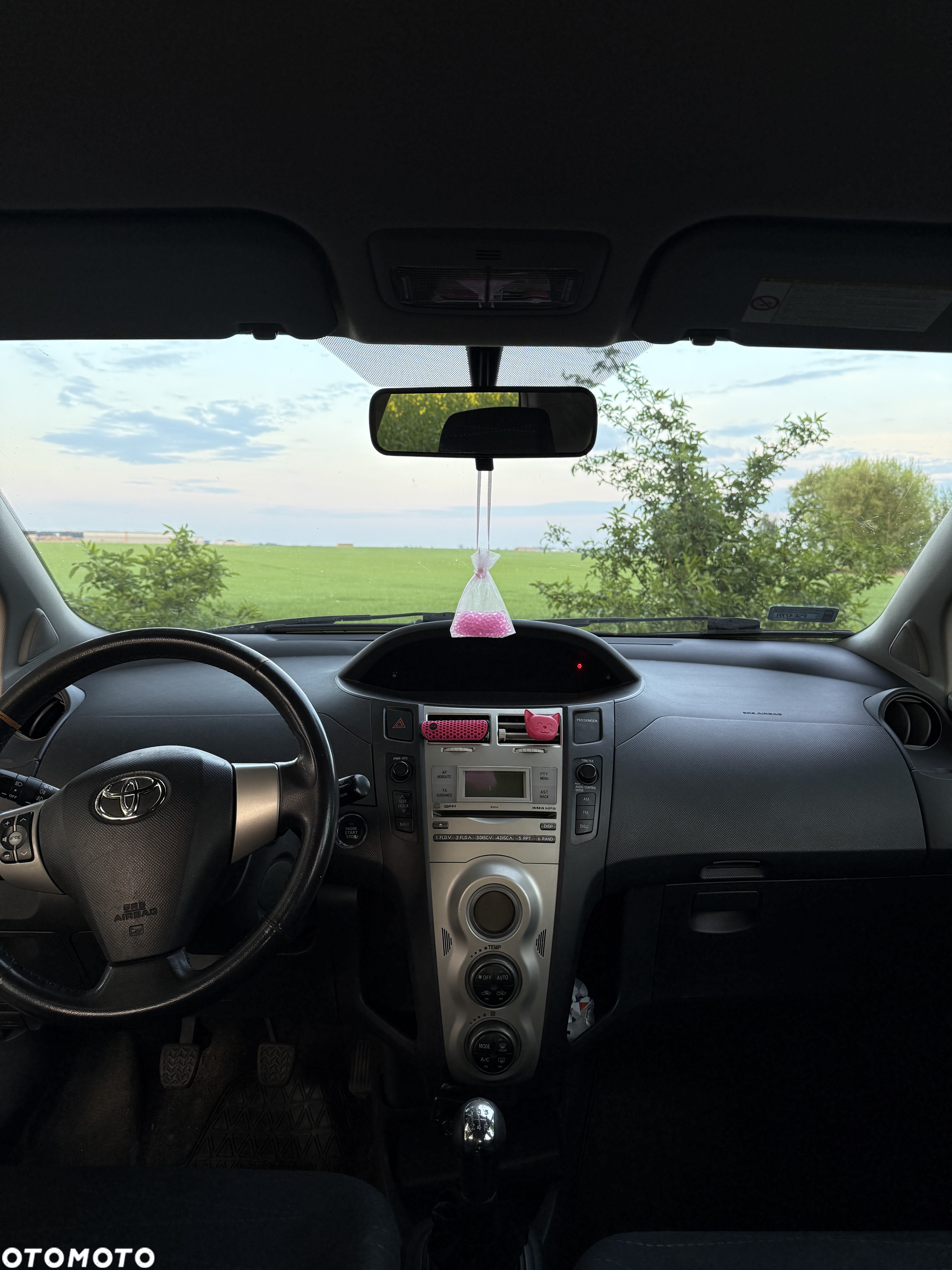 Toyota Yaris 1.3 Sol - 12