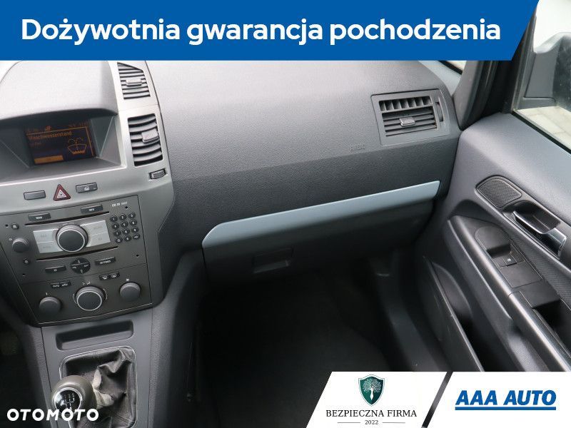 Opel Zafira - 10