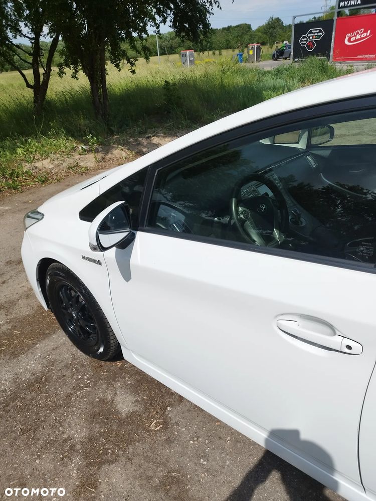 Toyota Prius 1.8 HSD Active - 26