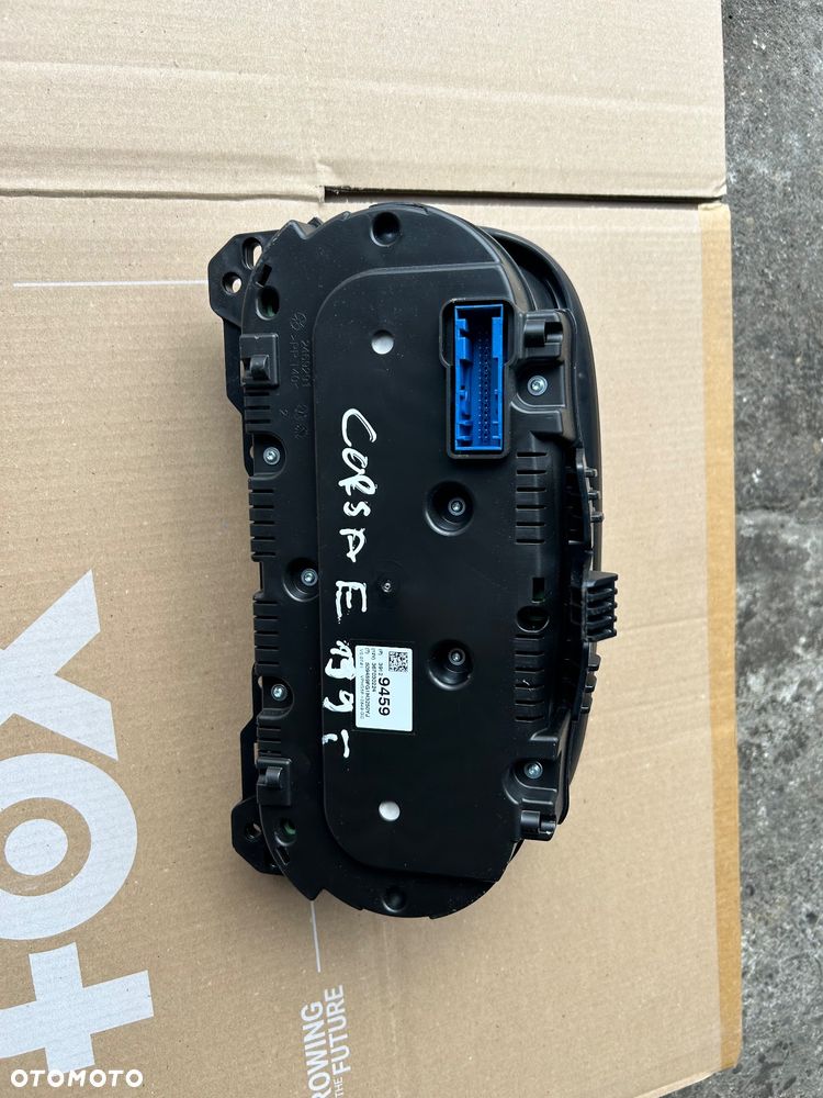 Opel Corsa E lift licznik 1.3 diesel 39129459 - 5