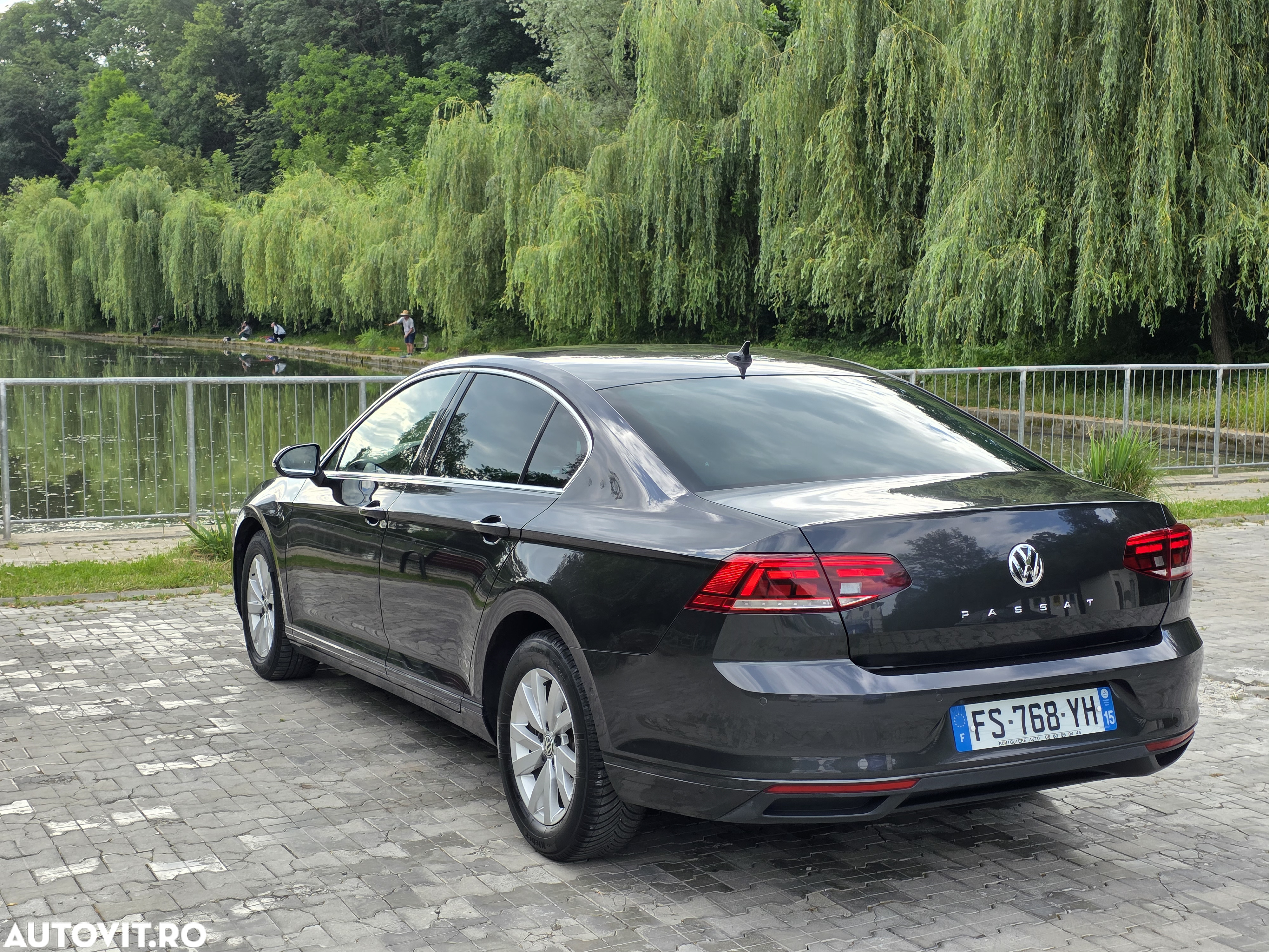 Volkswagen Passat - 35