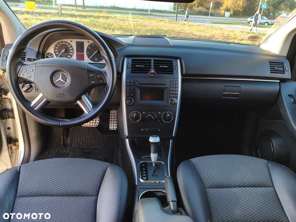 Mercedes-Benz Klasa B 180 EU5 - 23