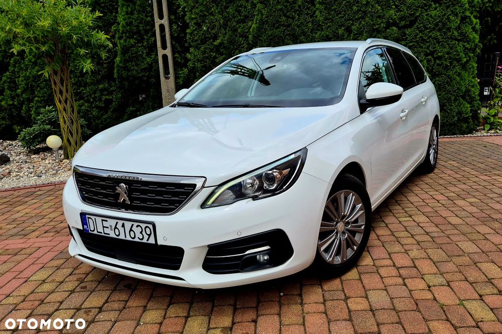 Peugeot 308 SW BlueHDi 130 EAT8 Allure - 4