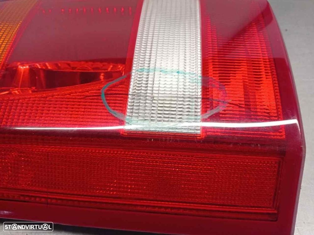 FAROLIM TRASEIRO ESQUERDO LAND ROVER DISCOVERY IV 2005 -XFB000573 - 3