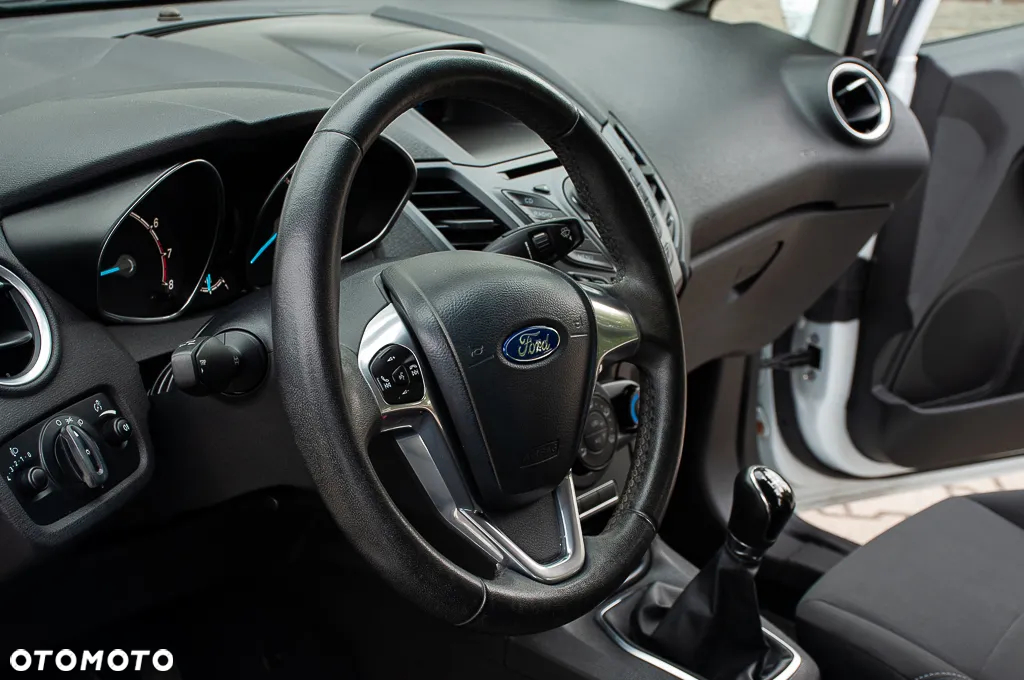 Ford Fiesta 1.0 EcoBoost Titanium - 28