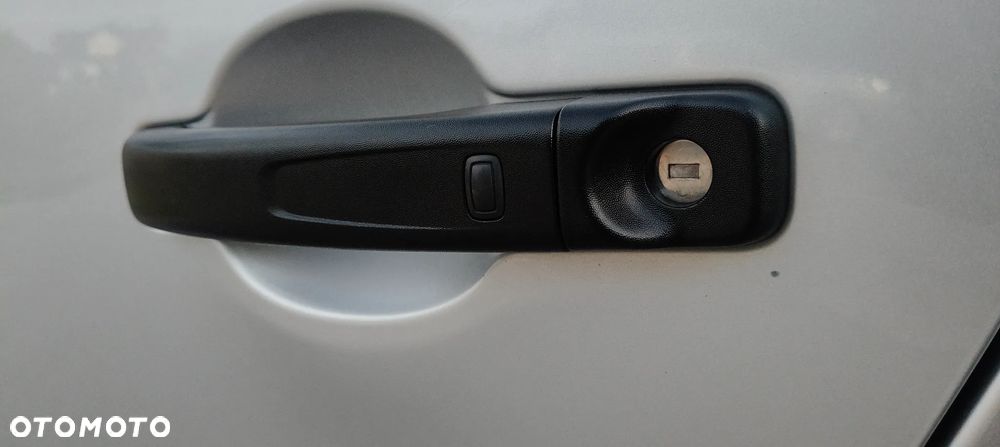 Renault TRAFIC LONG BRYGADÓWKA 6 OSÓB - 26