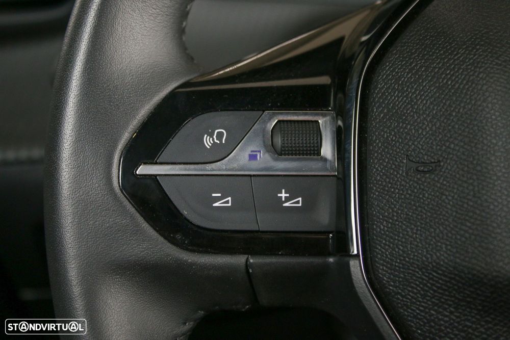 Peugeot 2008 1.2 PureTech Allure - 21