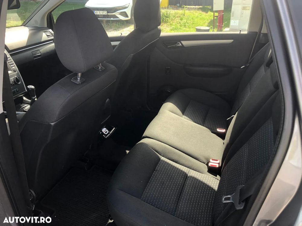 Mercedes-Benz B 180 BlueEFFICIENCY - 7