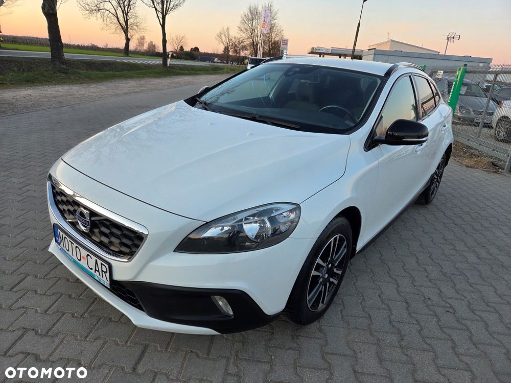 Volvo V40 Cross Country D2 Momentum - 19