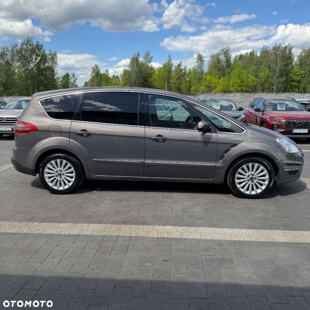 Ford S-Max - 13