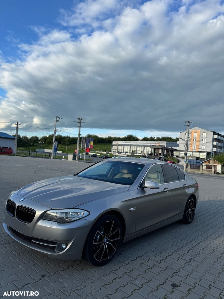 BMW Seria 5 520d EfficientDynamics Edition - 12