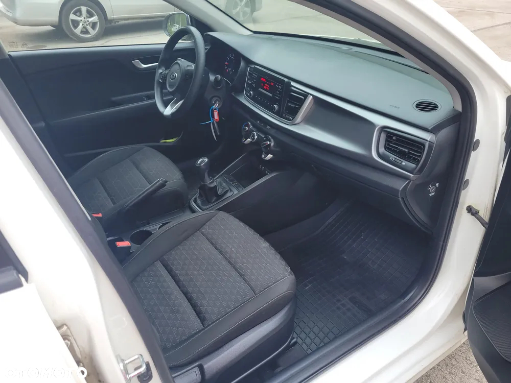 Kia Rio - 13