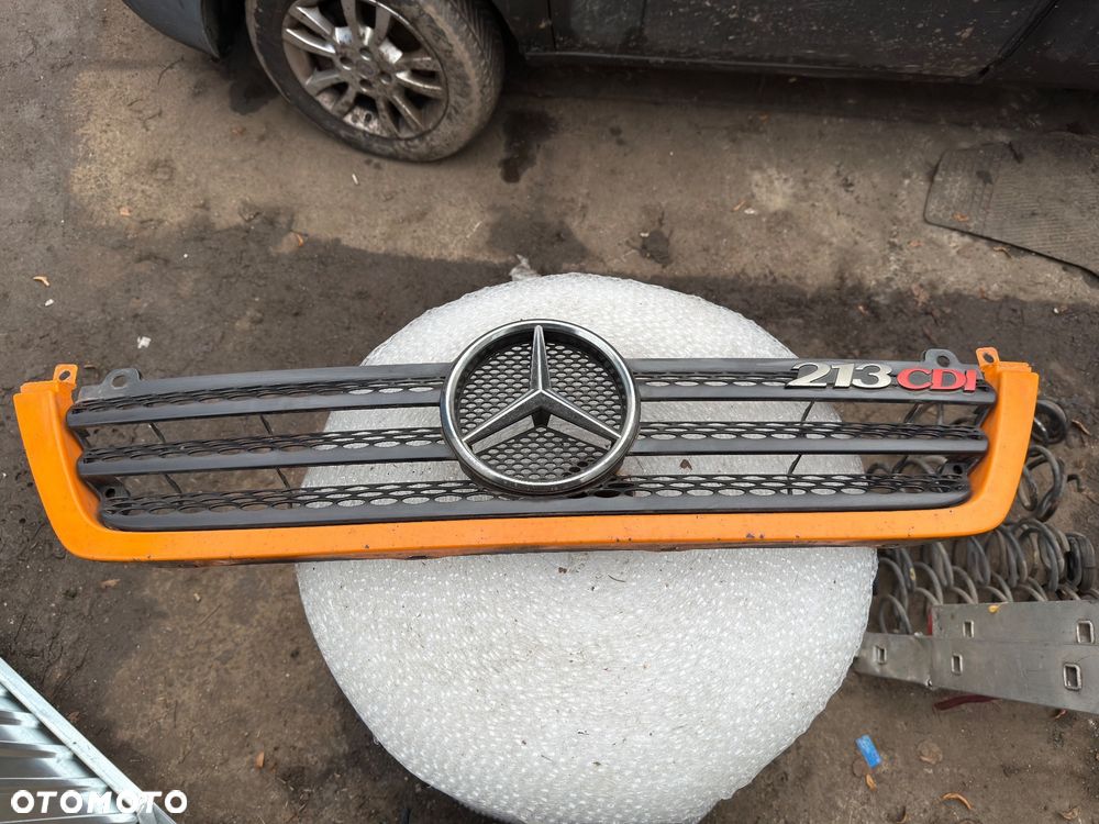 MERCEDES SPRINTER GRIL ATRAPA - 1