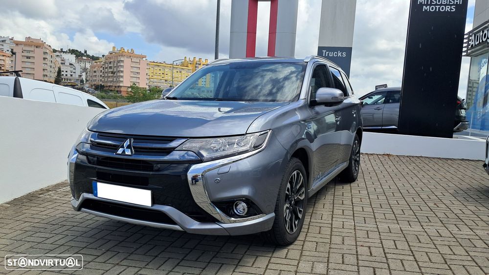 Mitsubishi Outlander 2.0 Instyle Navi - 1