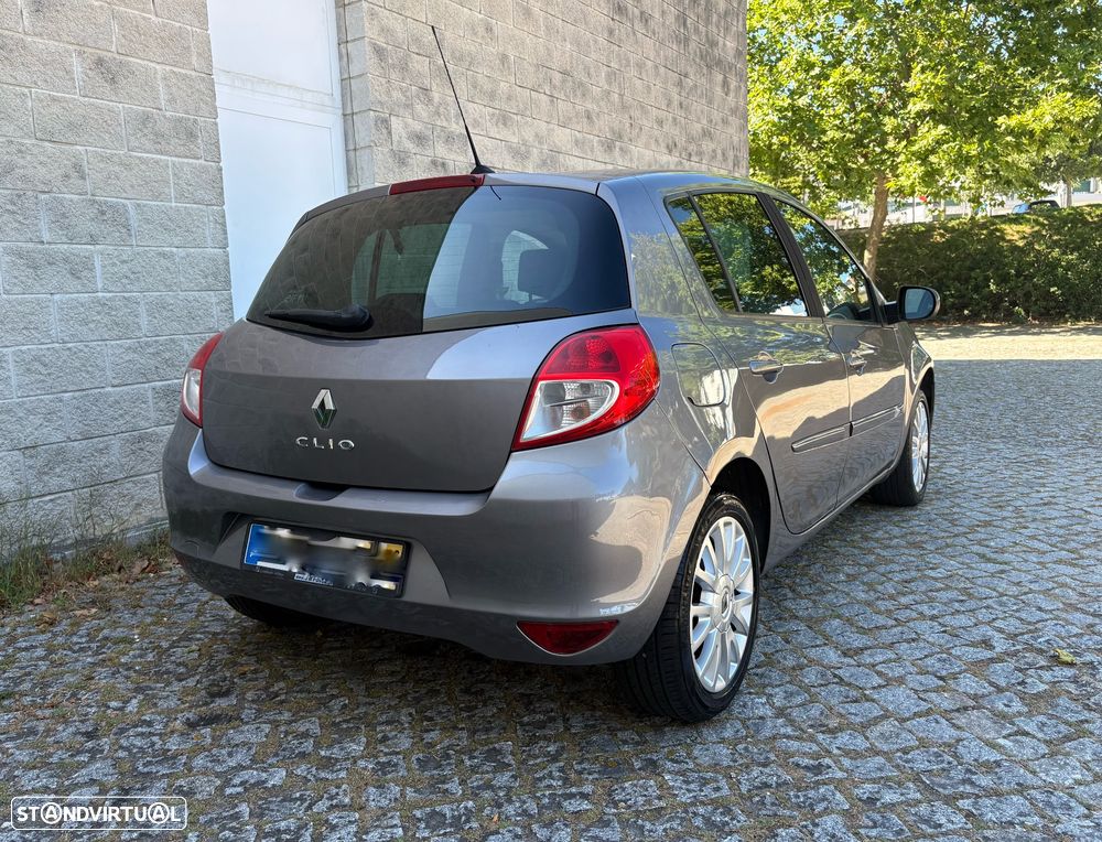 Renault Clio 1.2 16V Dynamique S - 9