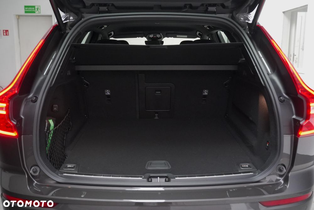 Volvo XC 60 B5 B AWD Plus Dark - 7