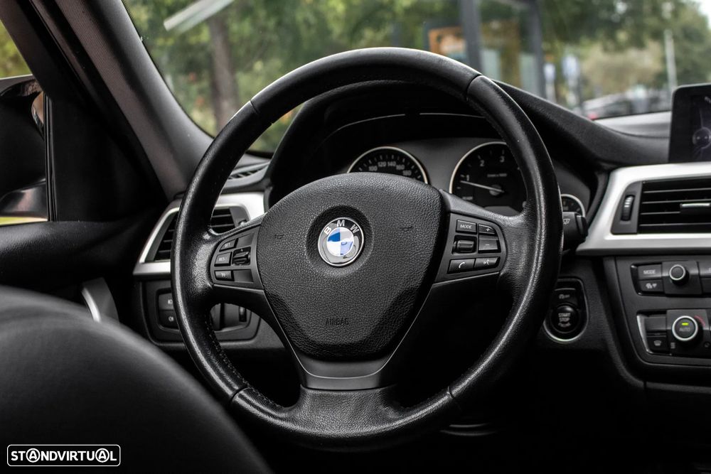 BMW 320 ver-d-touring-ed-advantage-auto - 37