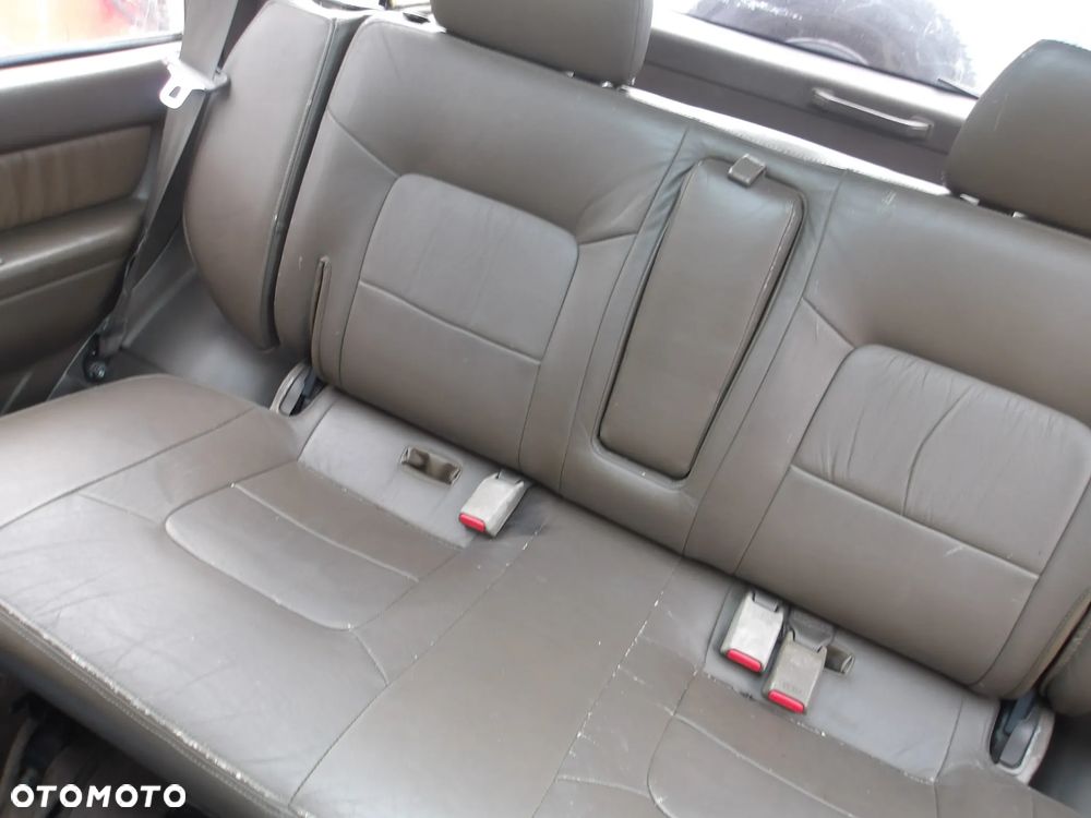 Mitsubishi Pajero - 19
