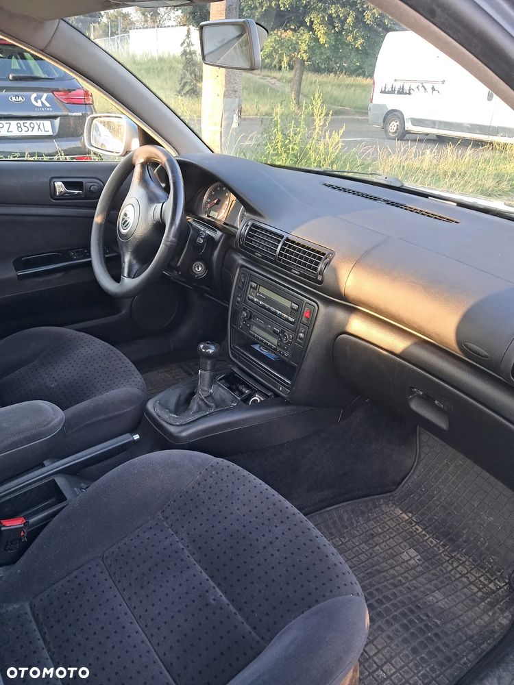 Volkswagen Passat 1.8 - 6