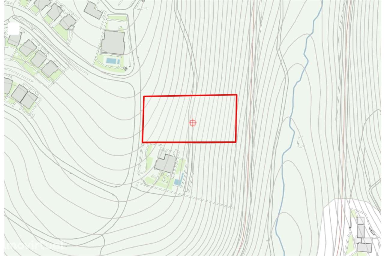 Terreno com uma área total de 4.240 m² para construção de moradia. - Grande imagem: 2/16