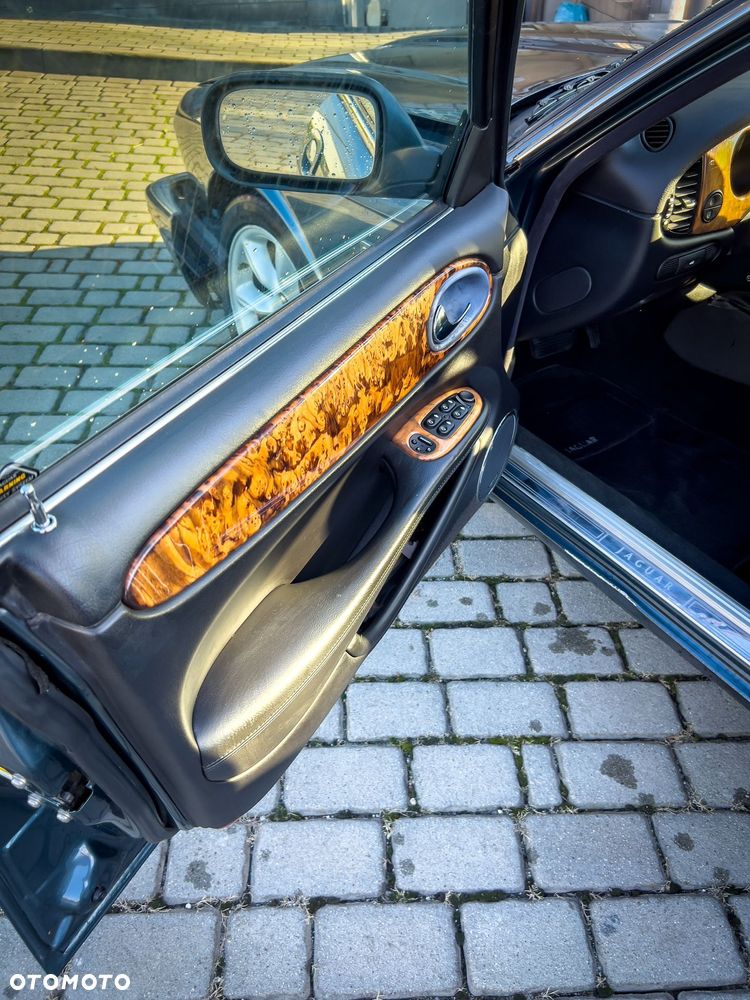 Jaguar XJR Standard - 18