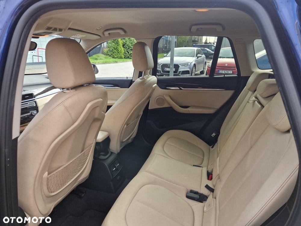 BMW X1 xDrive20d - 12