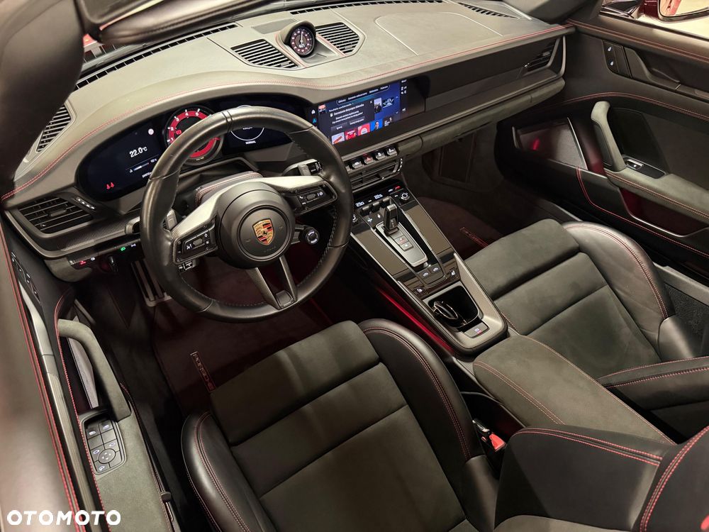 Porsche 911 Targa 4 GTS - 13