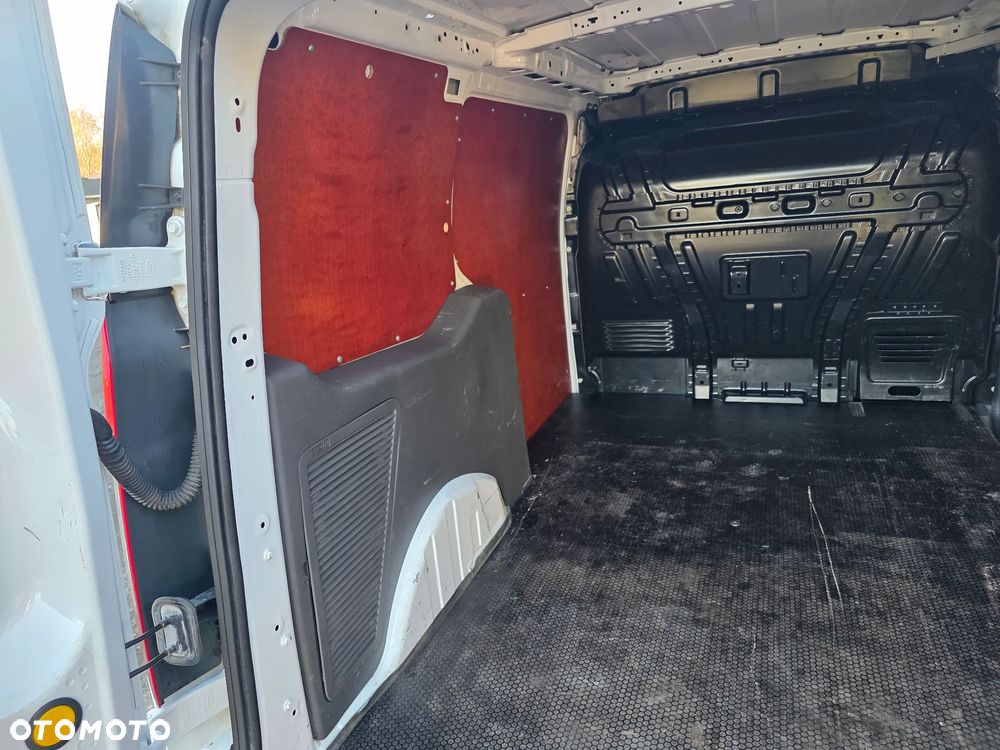 Ford Transit Connect - 23
