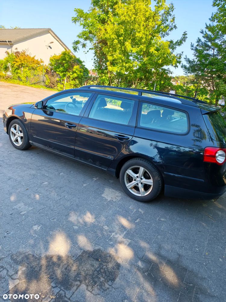 Volkswagen Passat 2.0 TDI Individual - 11