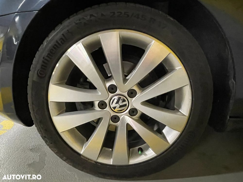 Volkswagen Golf 1.6 TDI DPF BlueMotion Technology Highline - 11