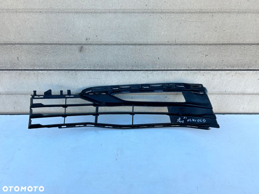 BMW 5 V G30 G31 15067010 5117385262 KRATKA ZDERZAKA PRZÓD PRZEDNIA HALOGEN PRAWA - 2