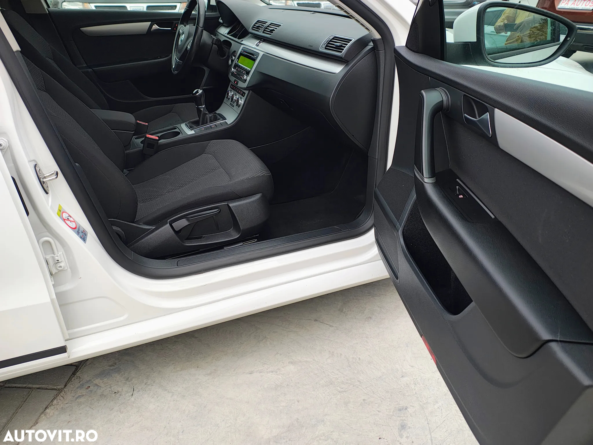 Volkswagen Passat Variant 2.0 Blue TDI SCR Comfortline - 10