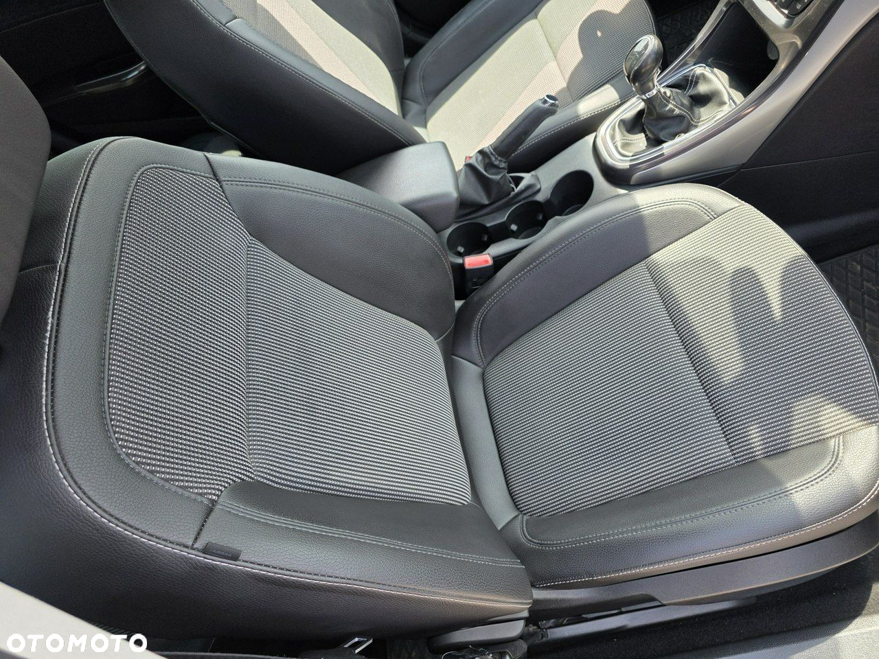 Opel Astra 1.4 Turbo Cosmo - 27