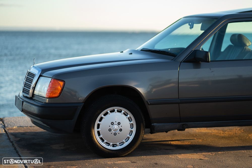 Mercedes-Benz W124 (1984-1997) 300 D Turbo - 10